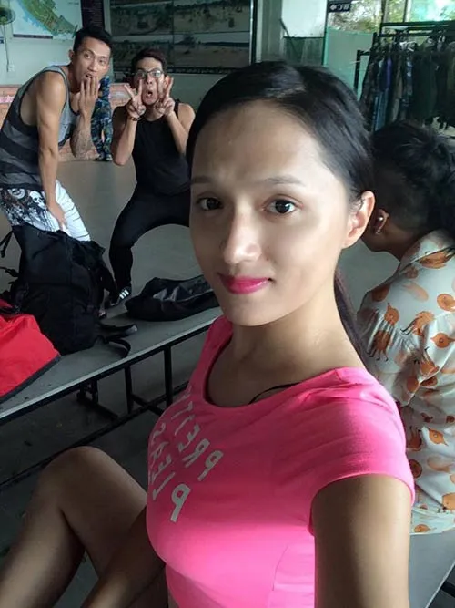 Vòng 2 siêu phẳng mịn của Hương Giang idol
