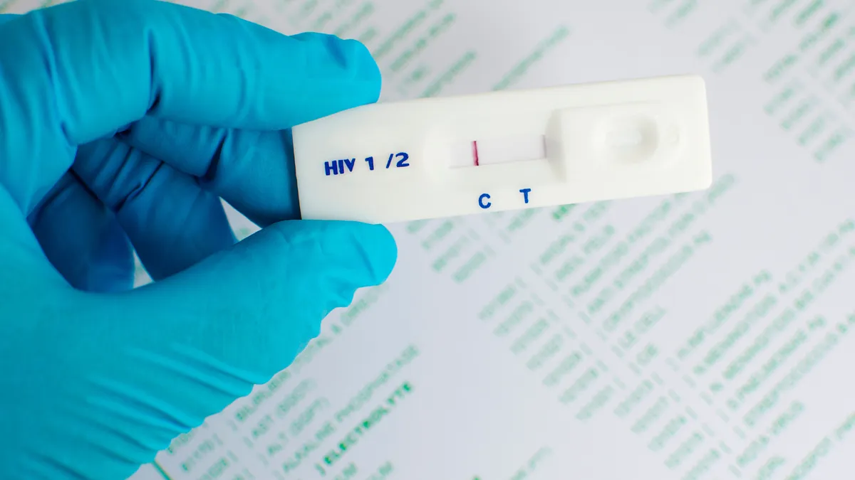 Xét nghiệm HIV 6 tháng âm tính: Đã thật sự an toàn chưa?