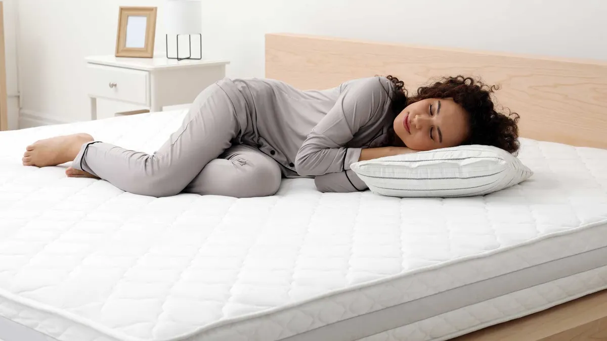 Nệm cao su tổng hợp là gì? Chọn nệm cao su tự nhiên hay tổng hợp?