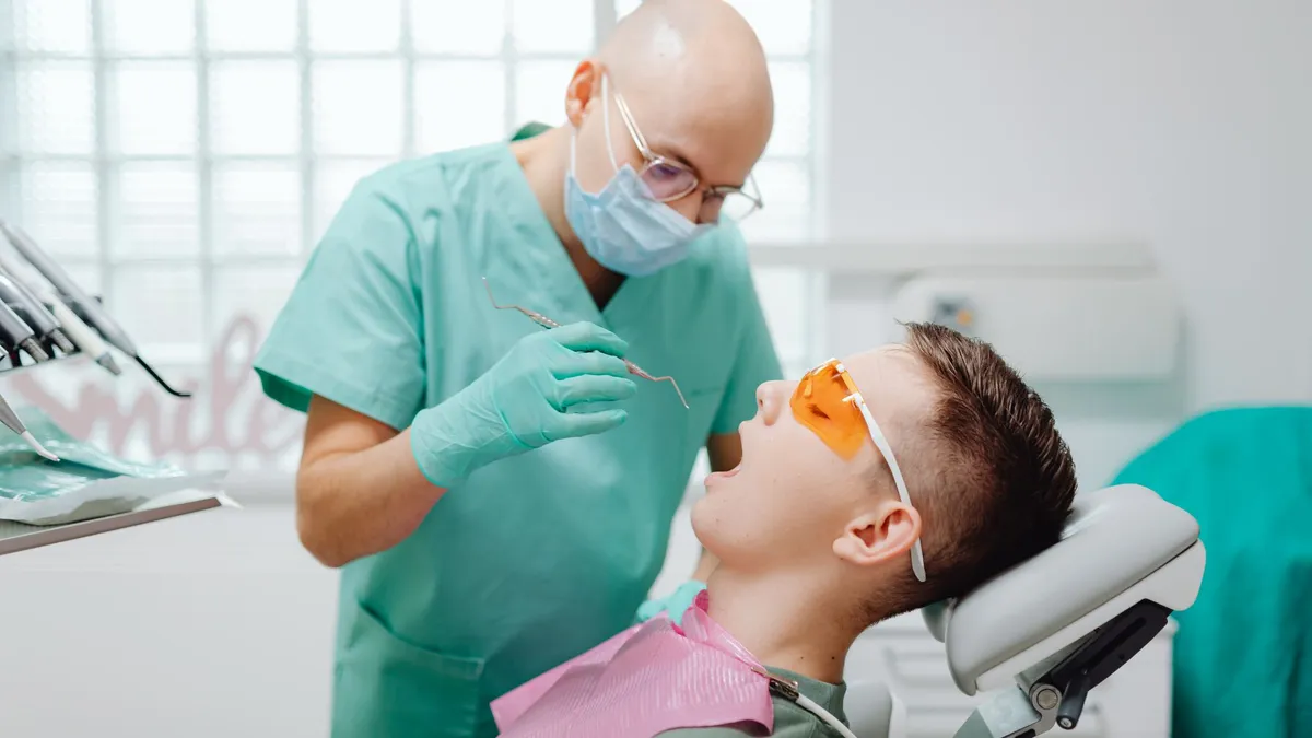 Dấu hiệu nhận biết gãy chân răng là gì? Cách xử lý khi bị gãy chân răng