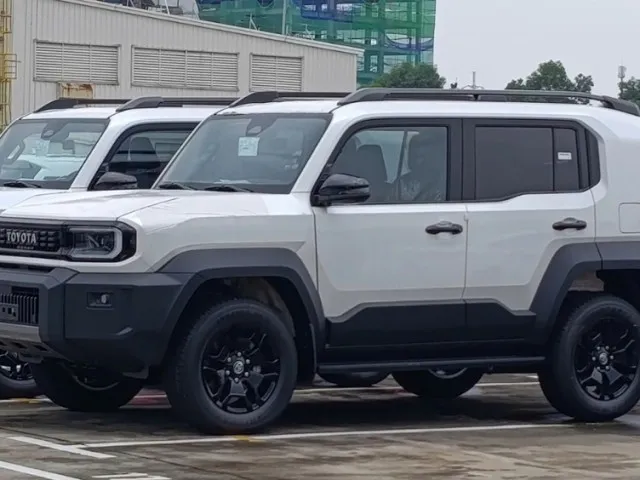 Toyota Land Cruiser FJ đầu tiên cập cảng Việt Nam: Xe nhập Thái, giá dự kiến gần 1,2 tỷ đồng