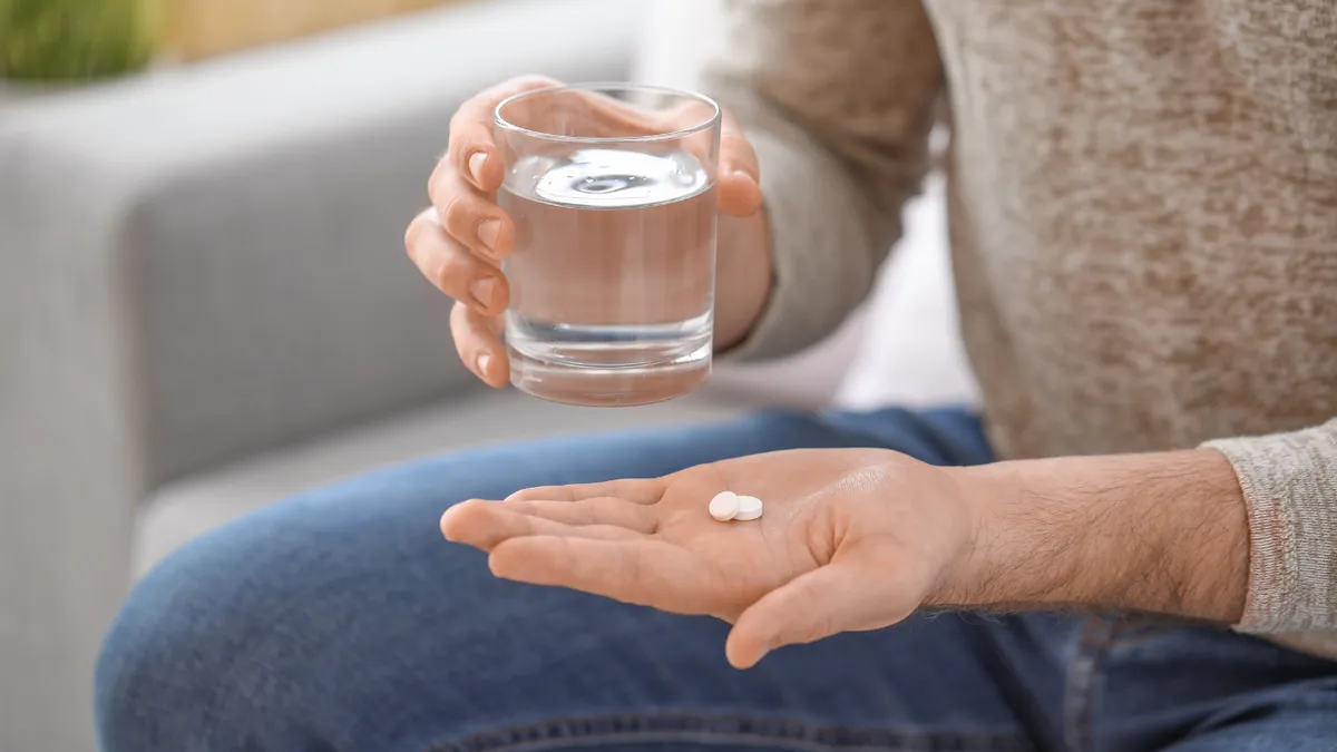 Tác hại của uống kháng sinh không đủ liều đối với sức khỏe và nguy cơ kháng thuốc