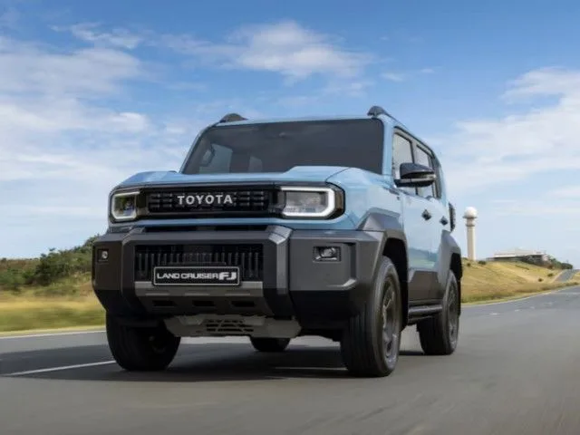 [ĐÁNH GIÁ XE] Toyota Land Cruiser FJ sắp về Việt Nam, giá dự kiến từ 1,2 tỷ đồng