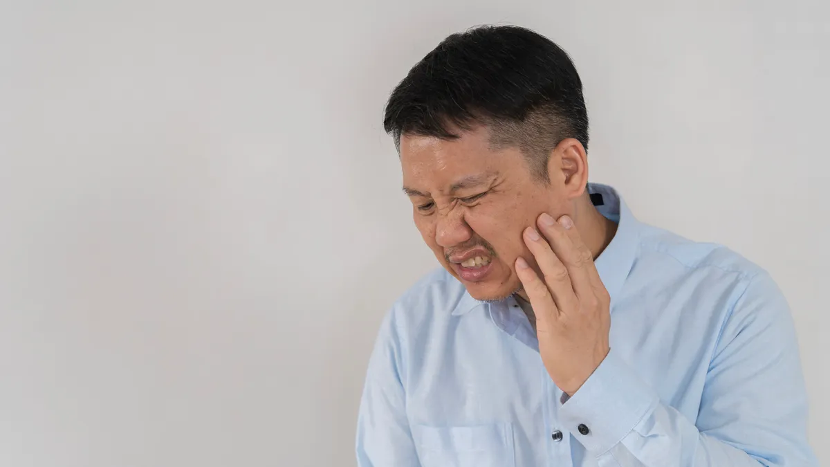 Nhổ răng khôn sau 7 ngày vẫn đau có sao không? Nguyên nhân và hướng xử trí