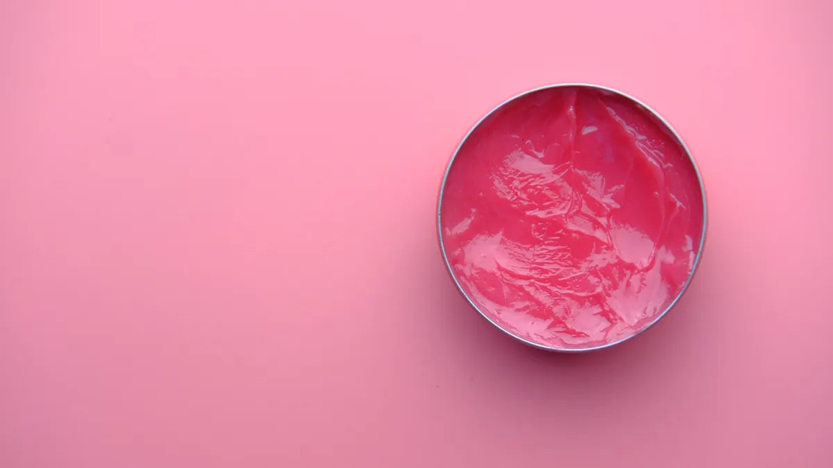 Vaseline có làm hồng nhũ hoa không? Vaseline có tác dụng gì đối với nhũ hoa?