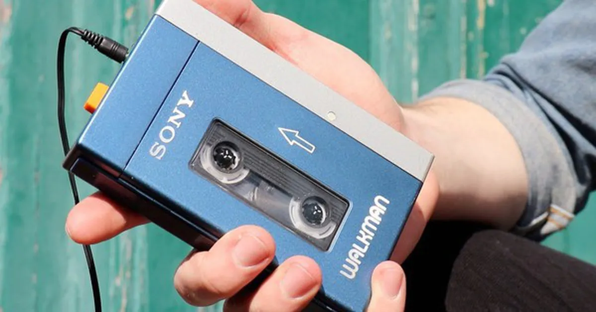 Đây là chiếc máy nghe nhạc Walkman đầu tiên được lên kệ: Cuộc cách mạng âm nhạc bỏ túi thay đổi cả một thế hệ